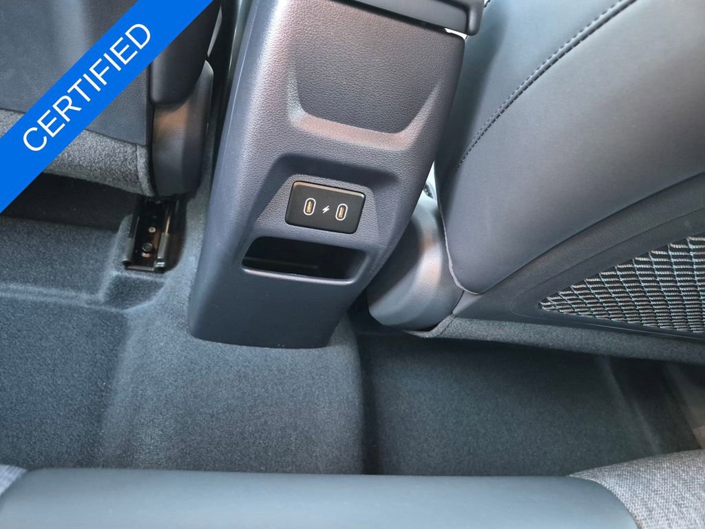 Used 2025 Hyundai Venue Limited image 22