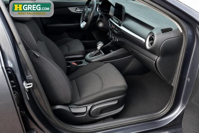 Used 2022 Kia Forte LXS w/ LXS Technology Package FWD image 15