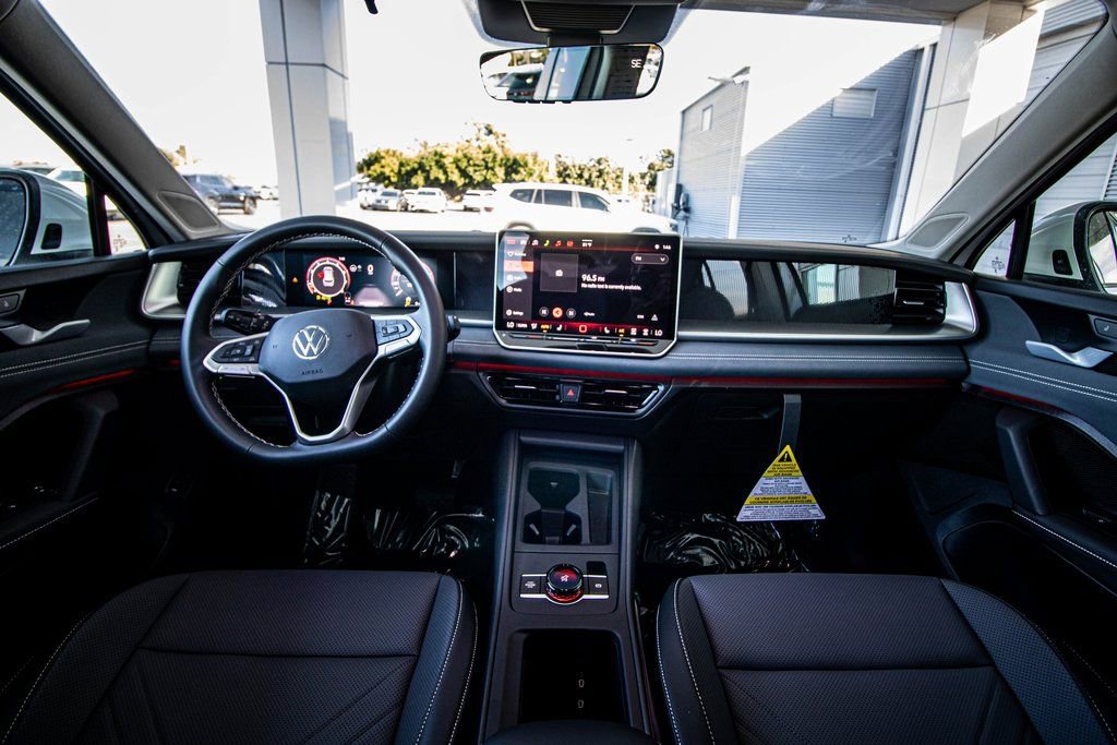 New 2026 Volkswagen Tiguan SE image 31