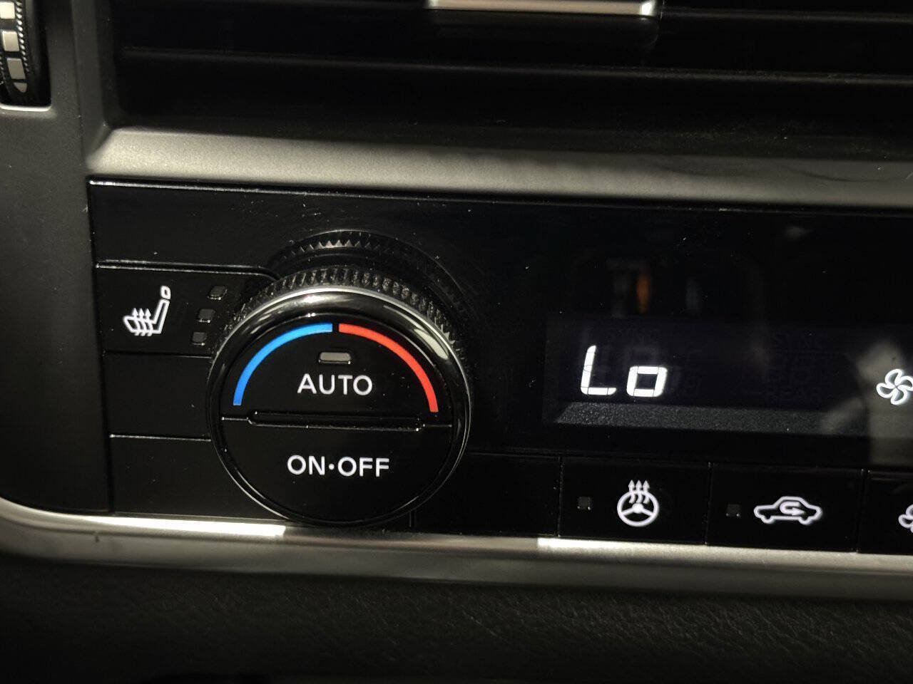 Used 2021 Nissan Rogue S AWD/4WD image 30