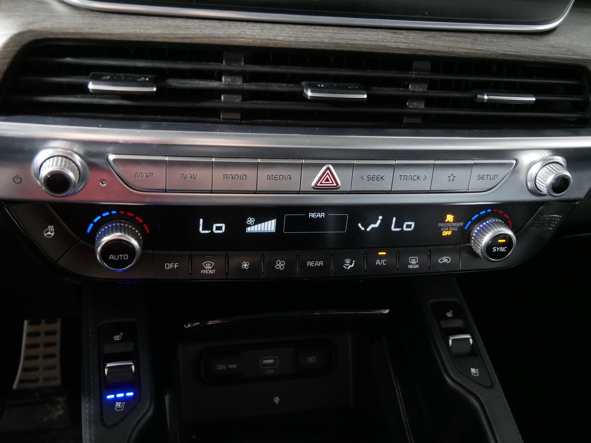 Used 2020 Kia Telluride SX w/ SX Prestige Package AWD/4WD image 23
