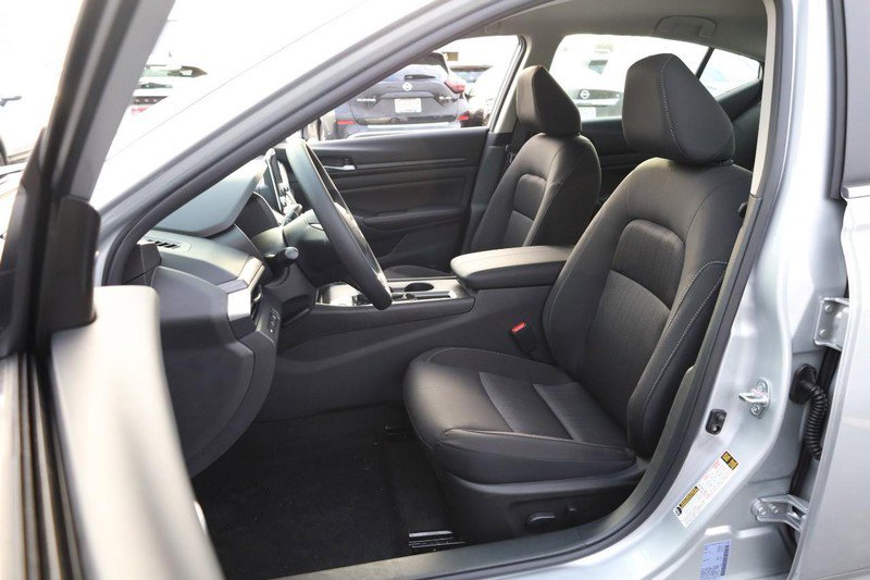 New 2025 Nissan Altima 2.5 SV image 8