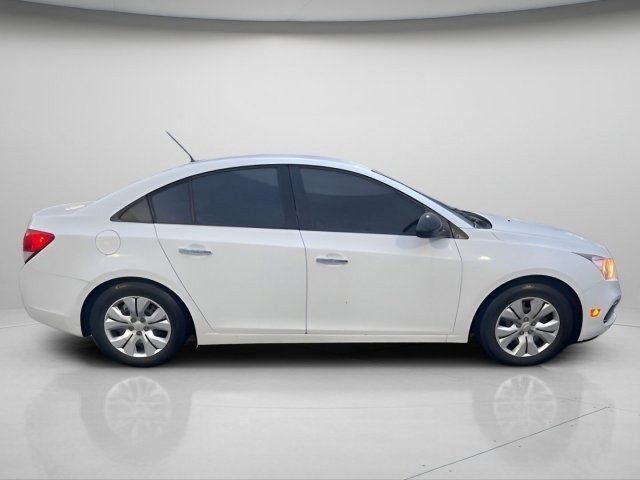 Used 2016 Chevrolet Cruze LS image 9