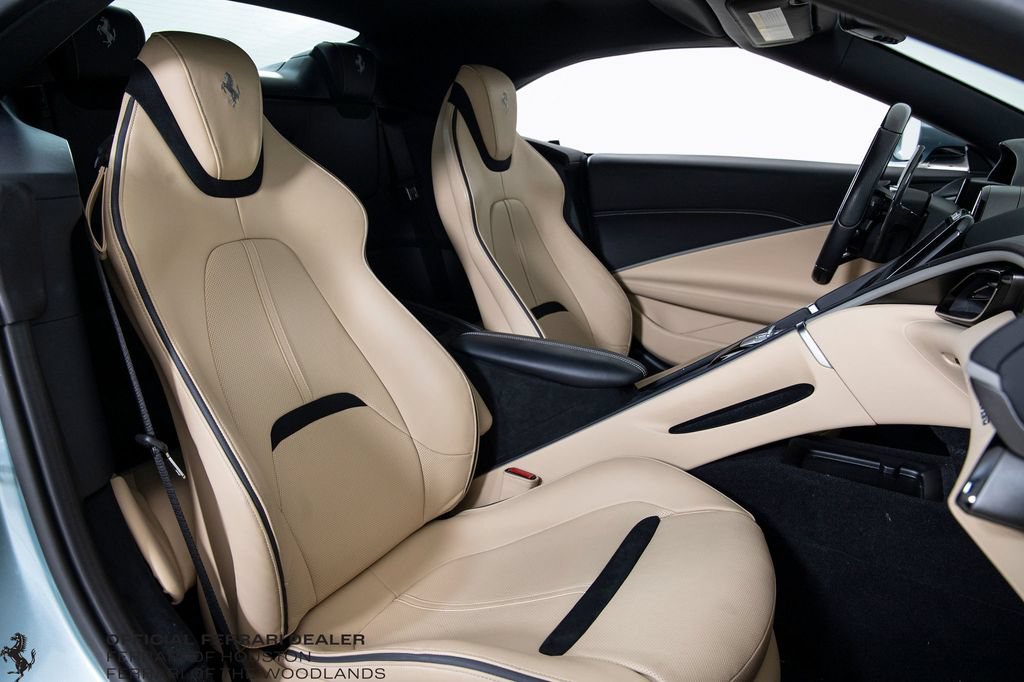 Used 2024 Ferrari Roma Spider RWD image 17