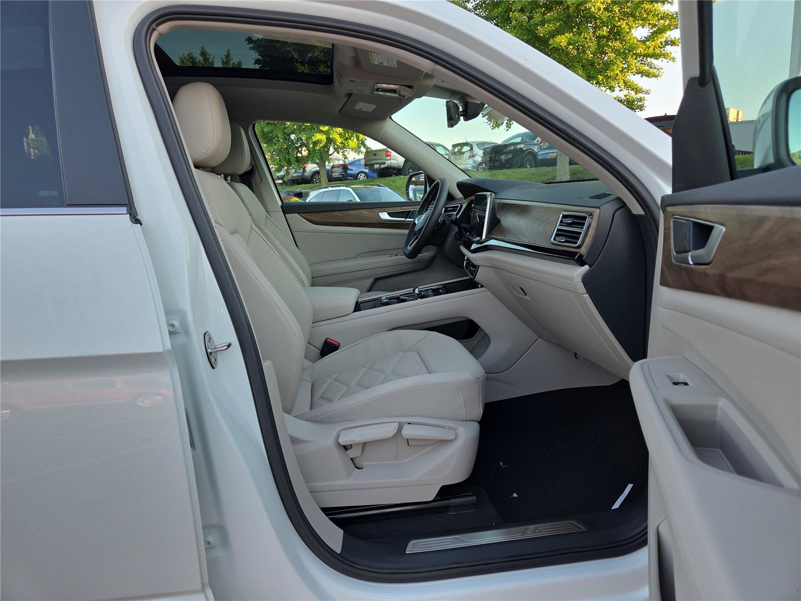 New 2026 Volkswagen Atlas SE FWD image 25
