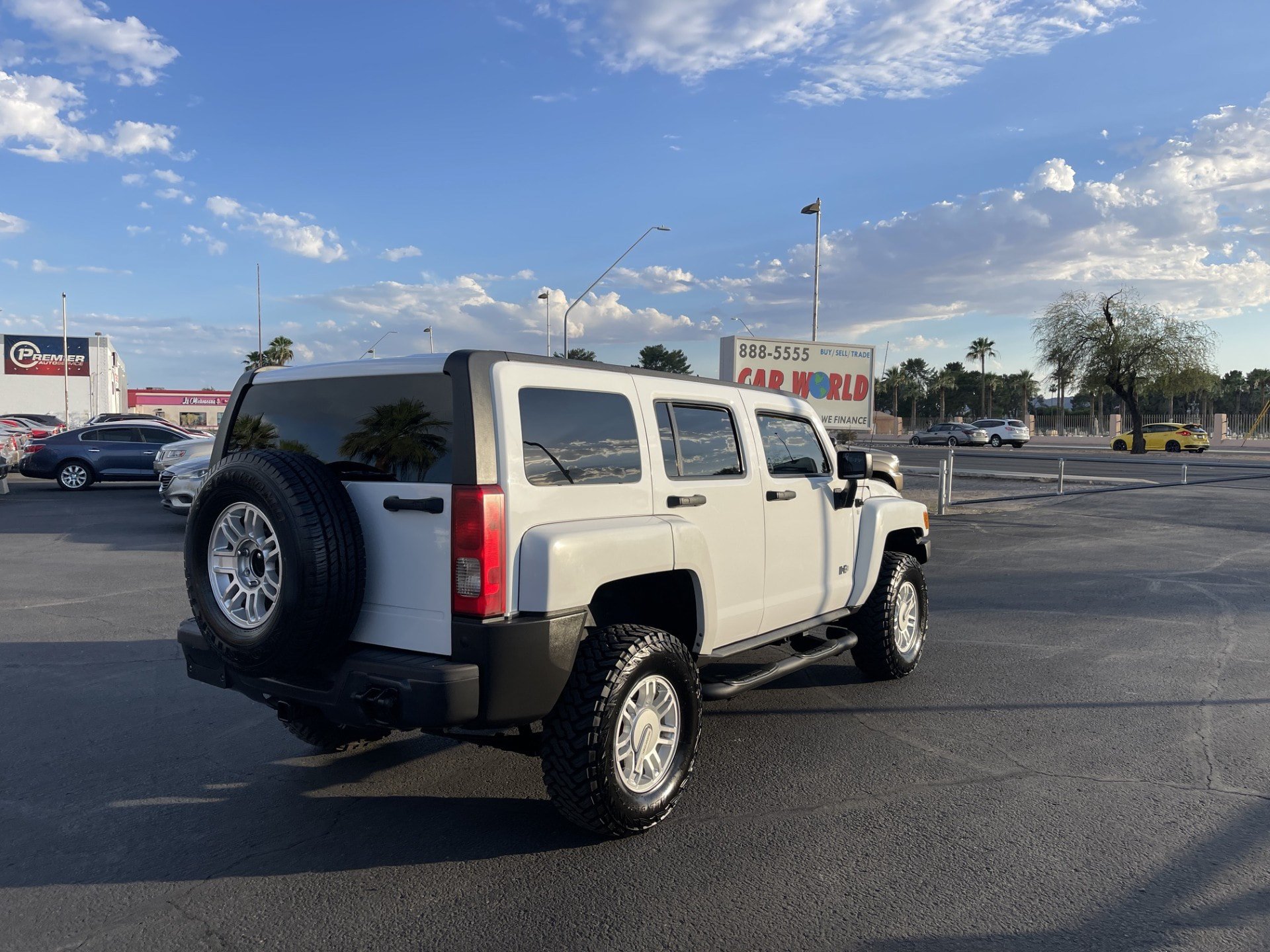 Used 2009 HUMMER H3 Luxury AWD/4WD image 5