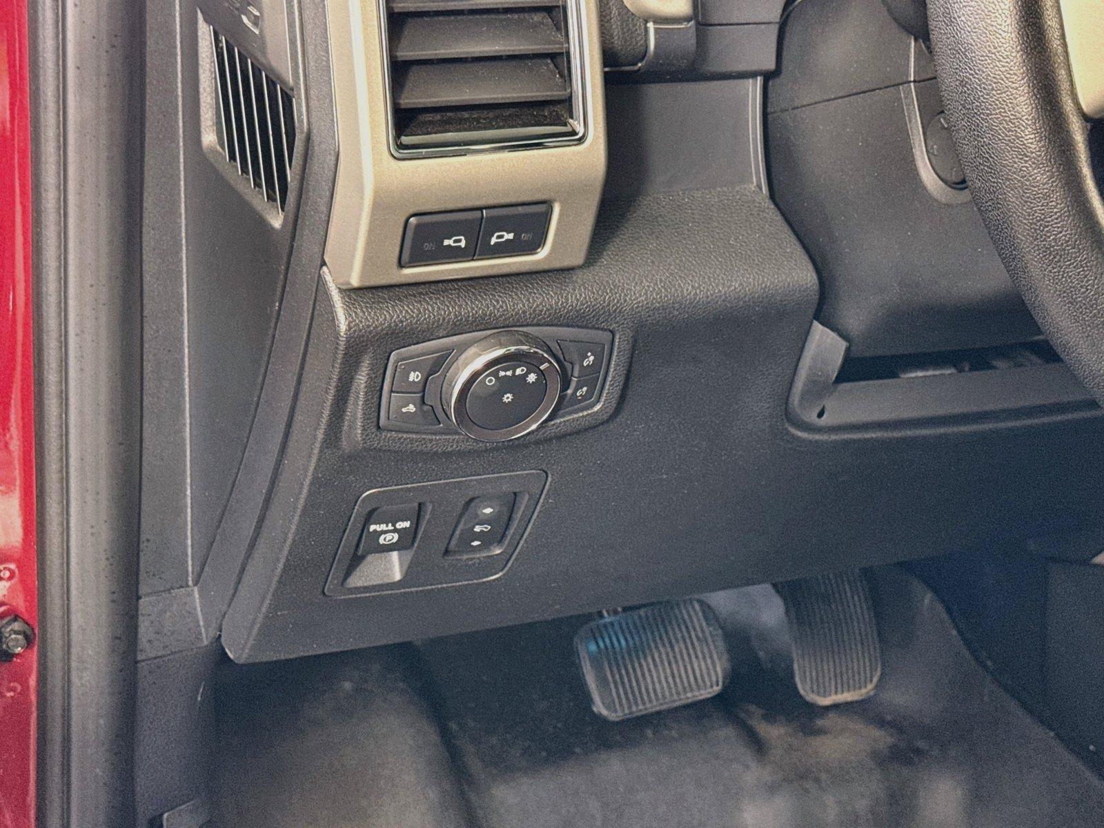 Used 2019 Ford F150 Lariat w/ Equipment Group 502A Luxury AWD/4WD image 4