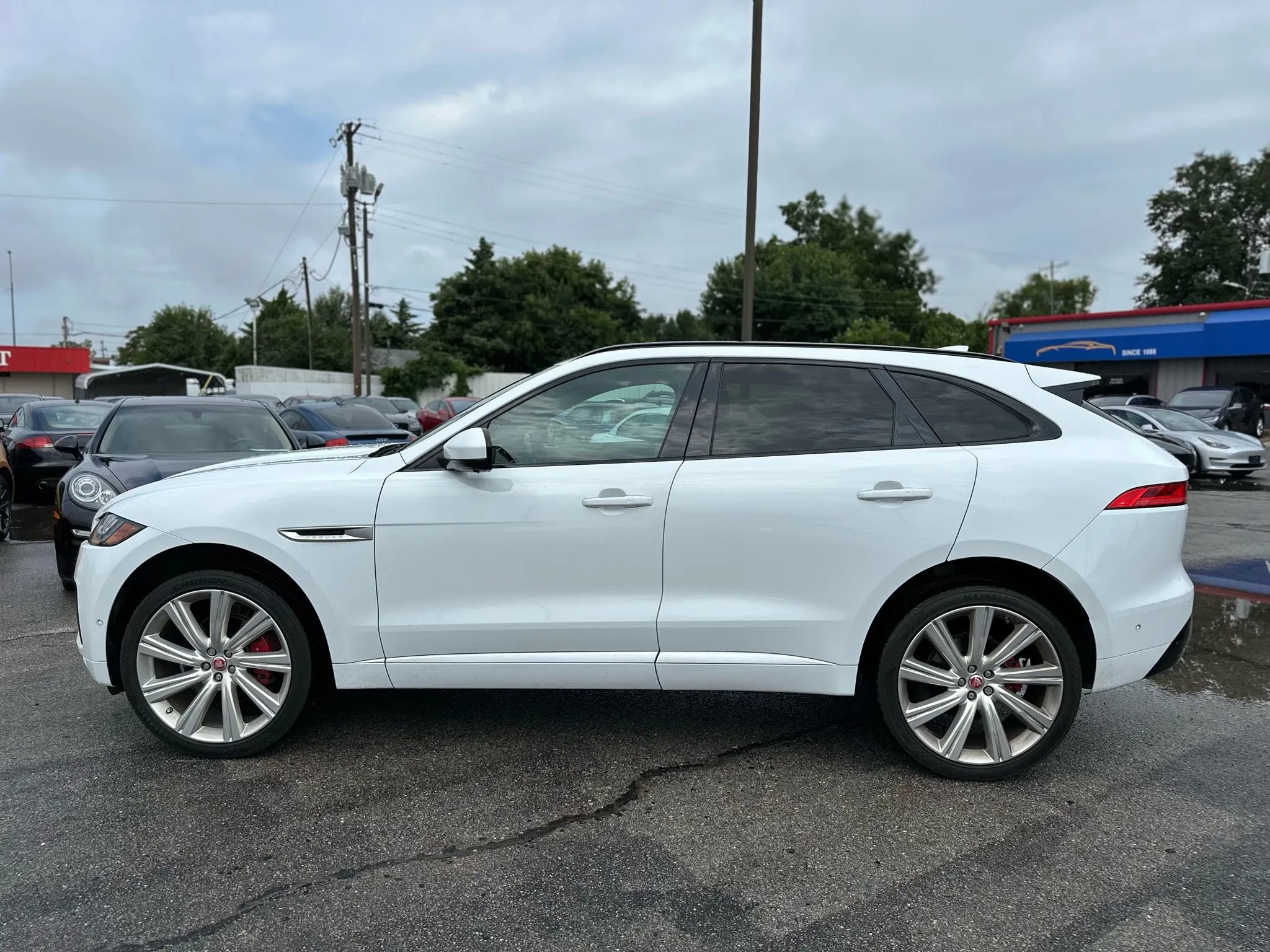 Used 2019 Jaguar F-PACE S image 9