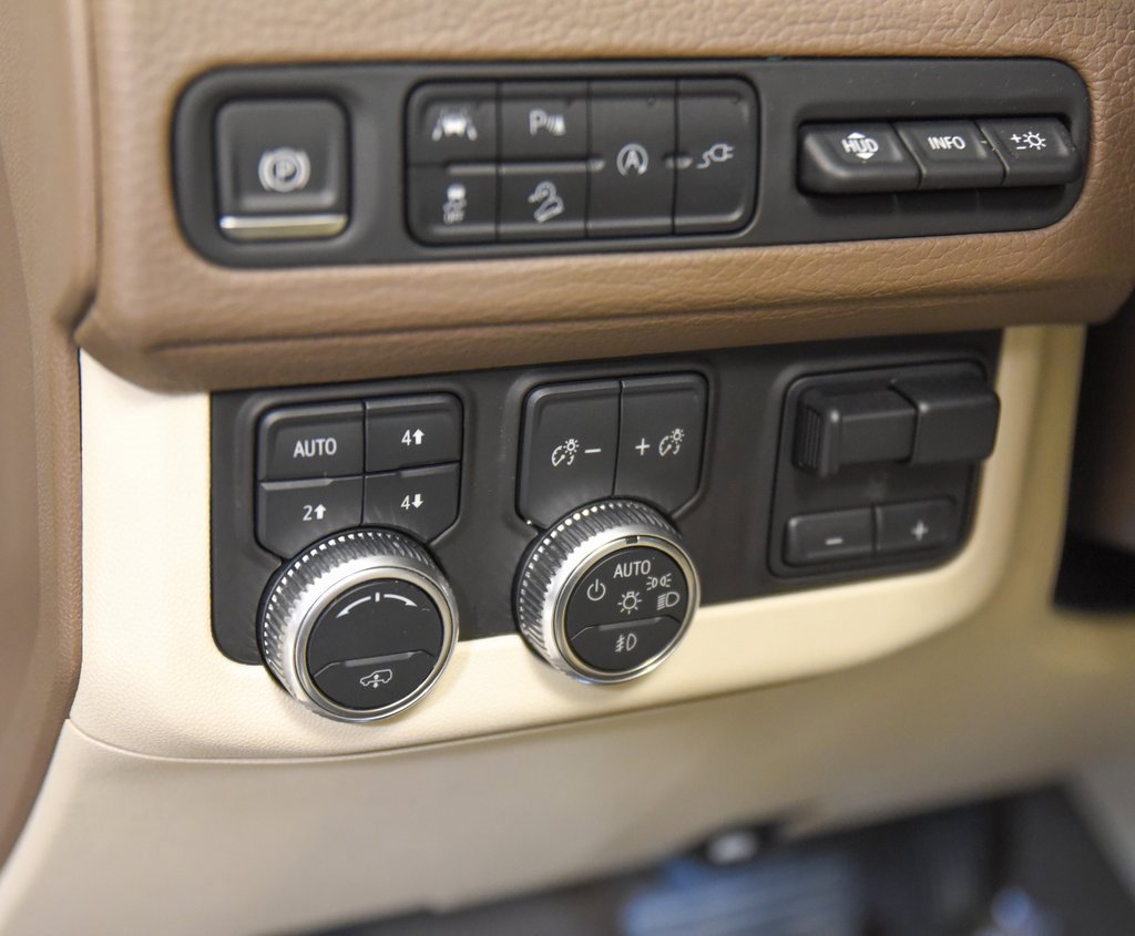 Used 2021 GMC Yukon Denali w/ Denali Ultimate Package image 18