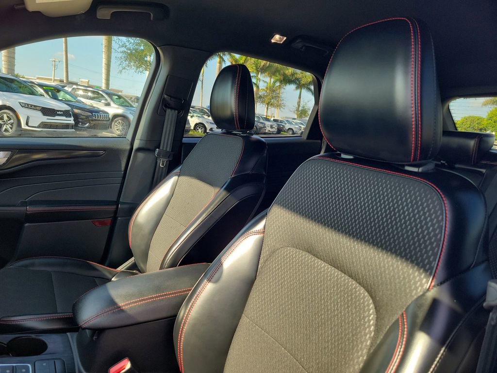 Used 2025 Ford Escape ST-Line image 21