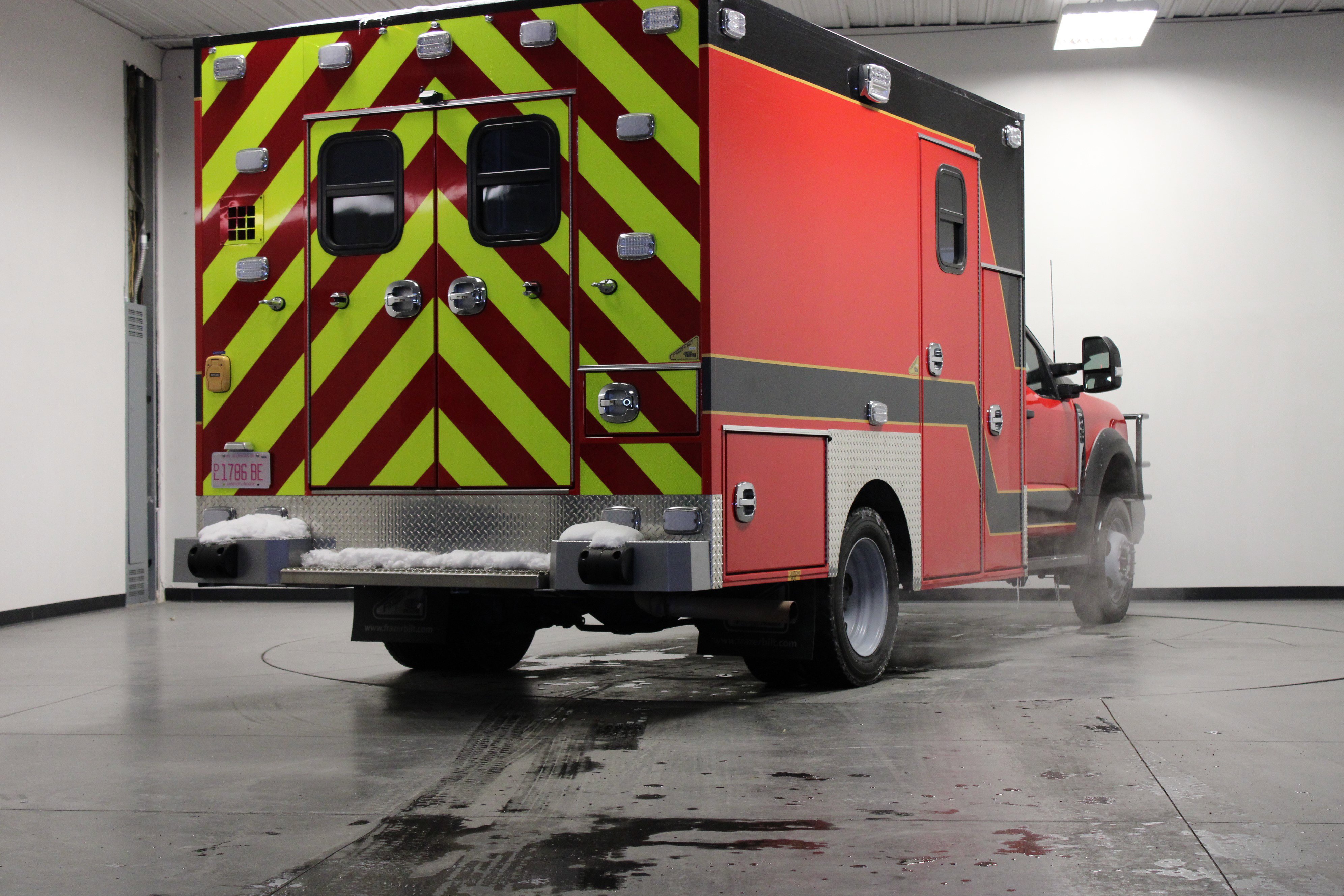 Used 2023 Ford F450 XLT w/ XLT Value Package RWD image 3