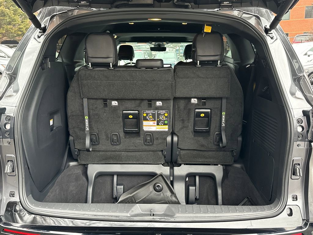 Used 2025 Toyota Sienna Limited image 6