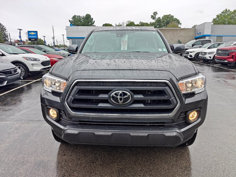 Used 2023 Toyota Tacoma SR5 AWD/4WD image 2