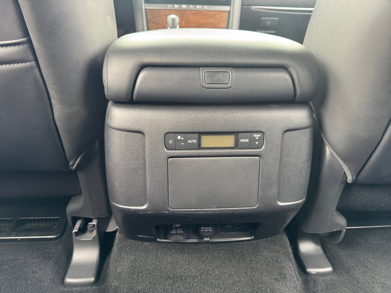 Used 2022 Nissan Armada SL image 32