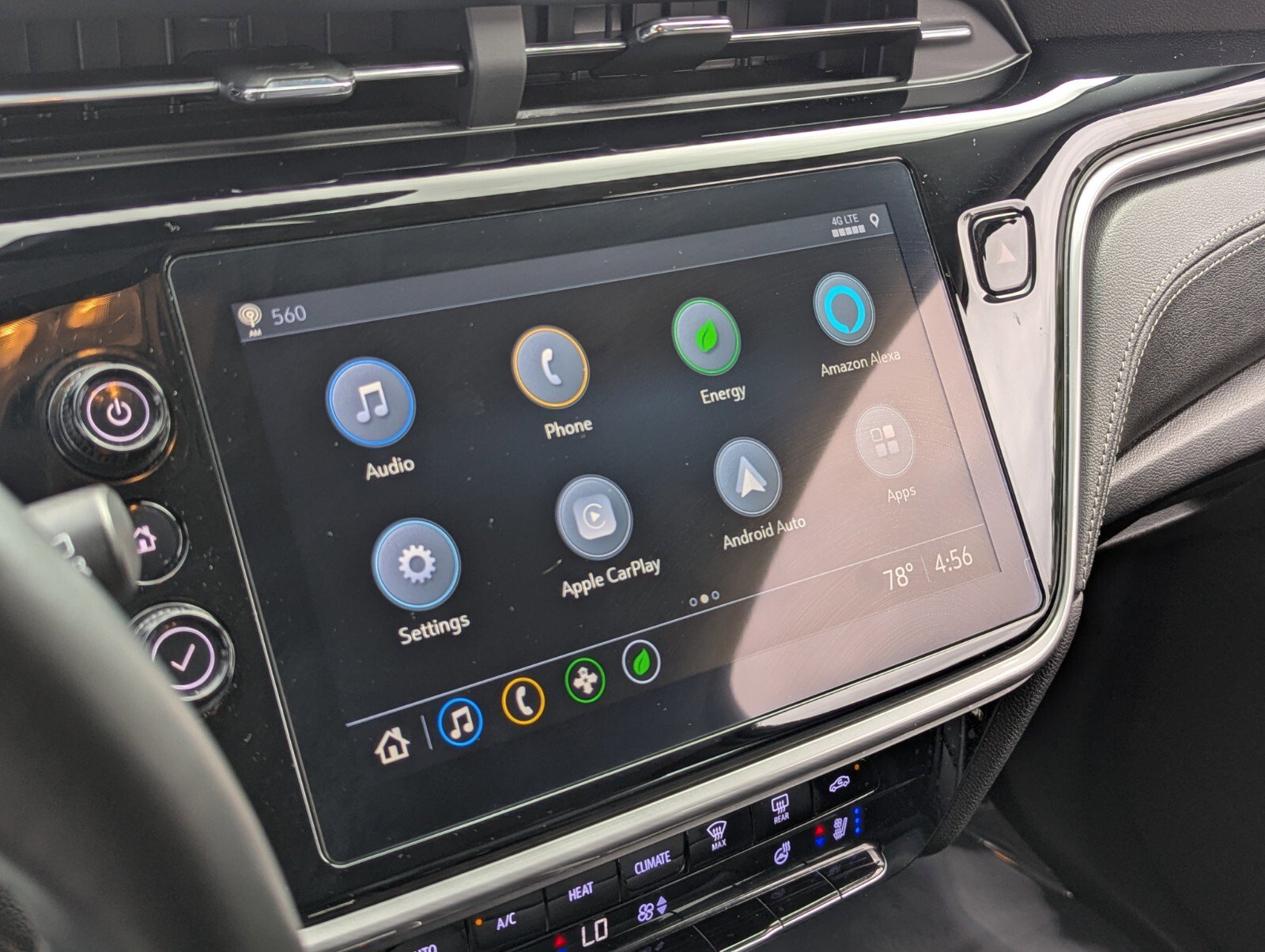 Used 2022 Chevrolet Bolt EUV LT w/ Convenience Package FWD image 23