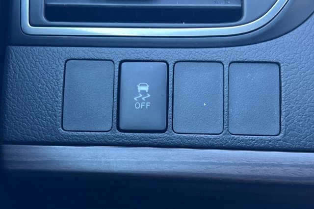 Used 2016 Toyota Camry LE FWD image 29