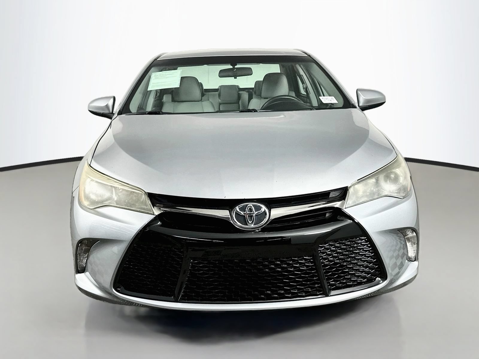 Used 2016 Toyota Camry SE FWD image 2
