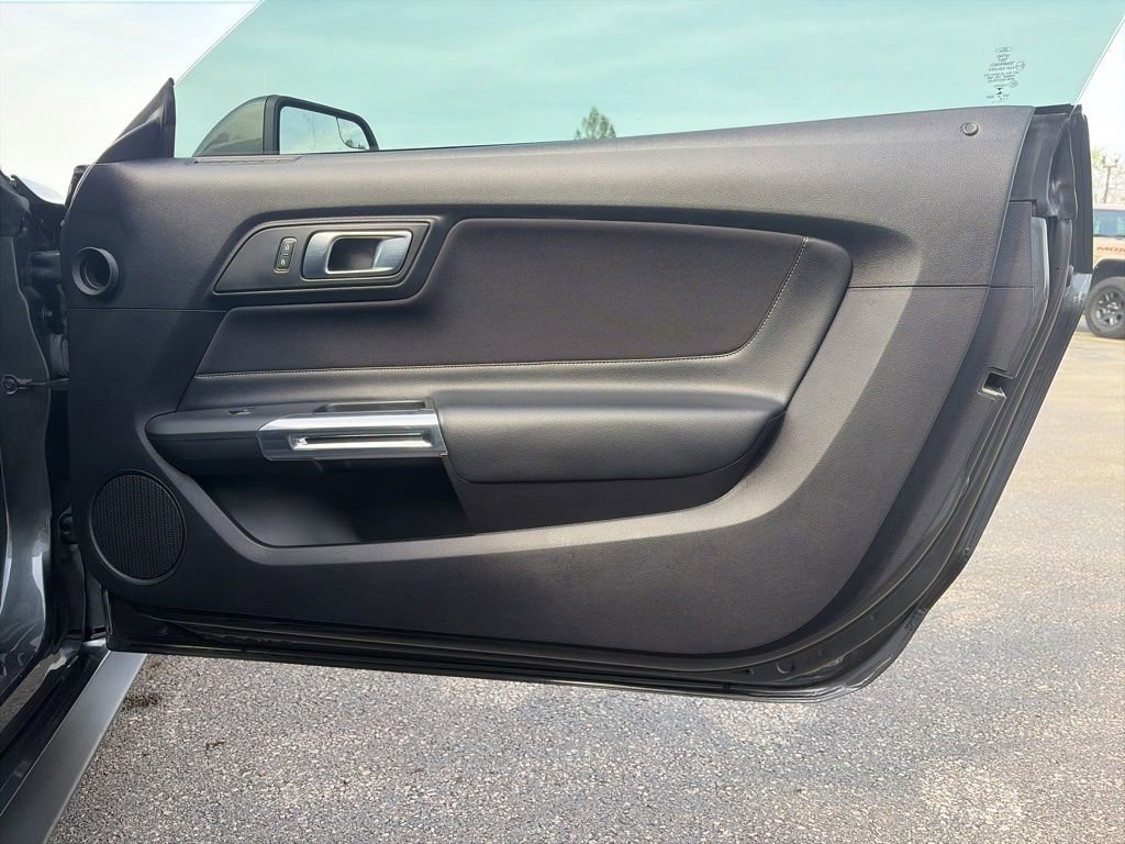 Used 2019 Ford Mustang Coupe RWD image 26