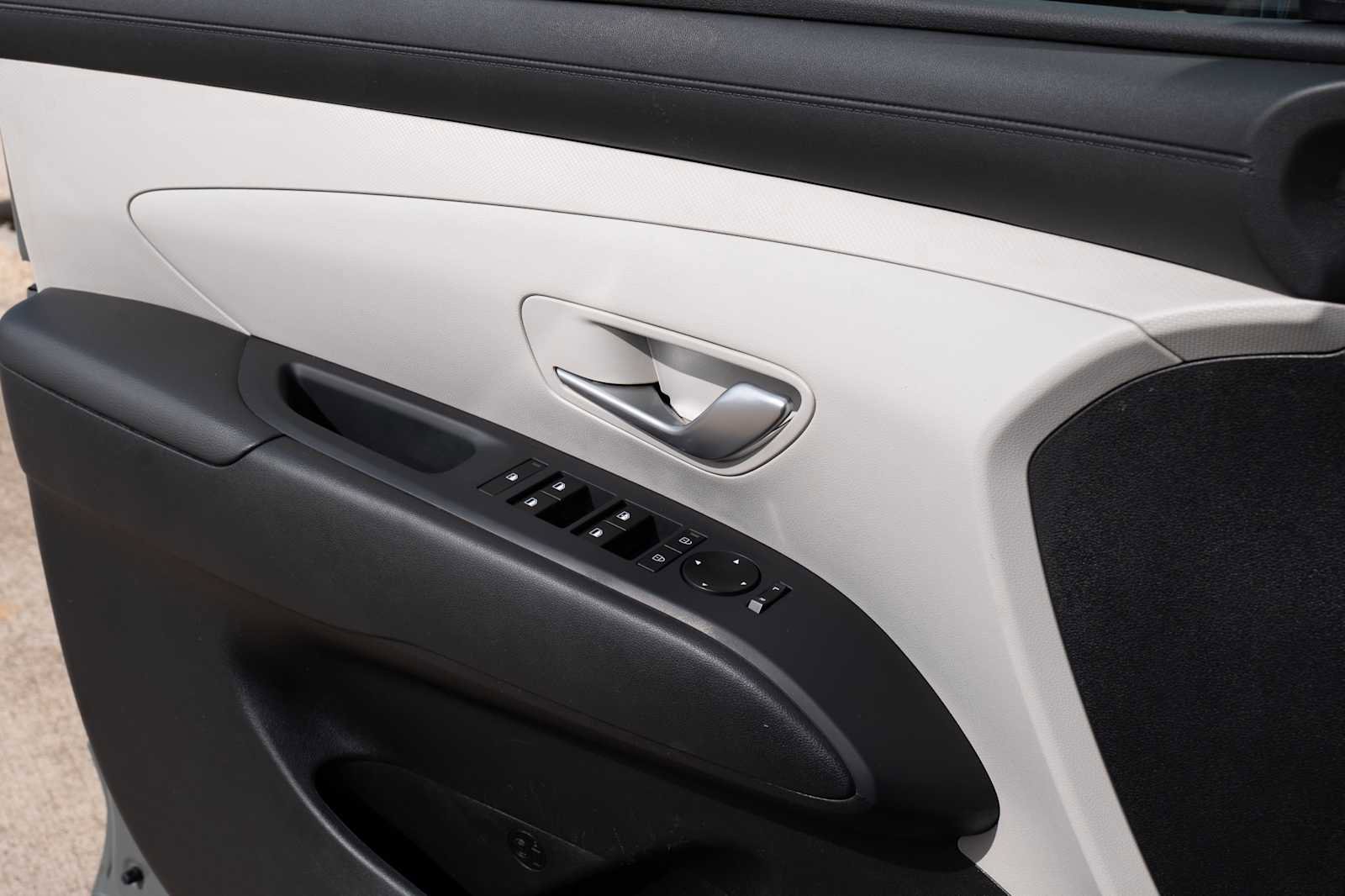 Used 2025 Hyundai Tucson SE image 19