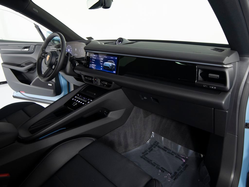 New 2026 Porsche Macan 4 Electric image 31