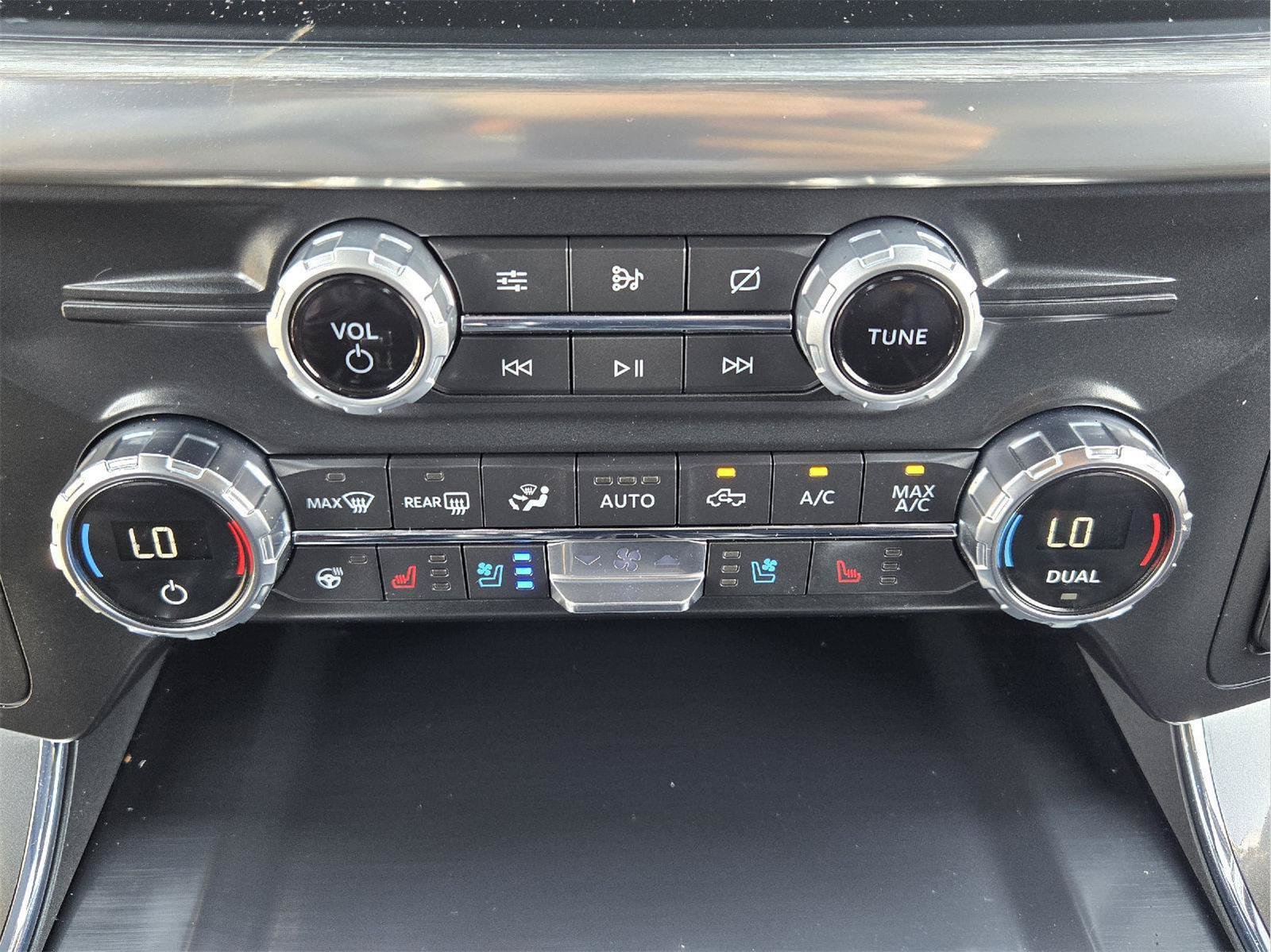 Used 2021 Ford F150 Lariat w/ Equipment Group 502A High AWD/4WD image 18