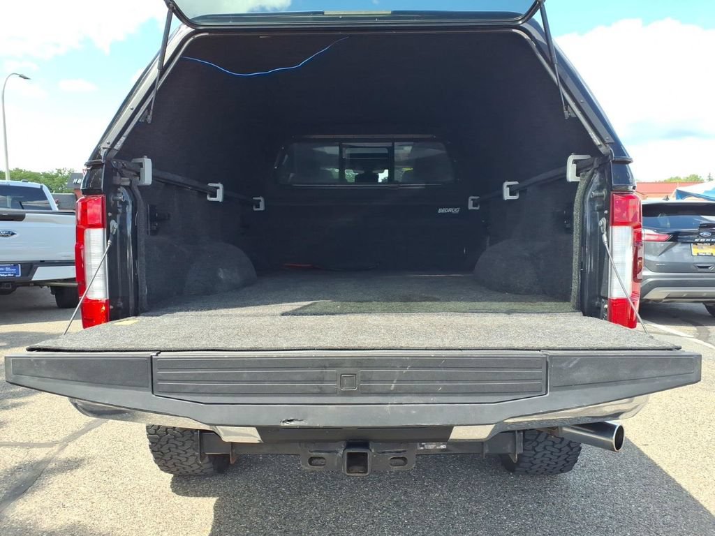 Used 2017 Ford F350 Lariat AWD/4WD image 10