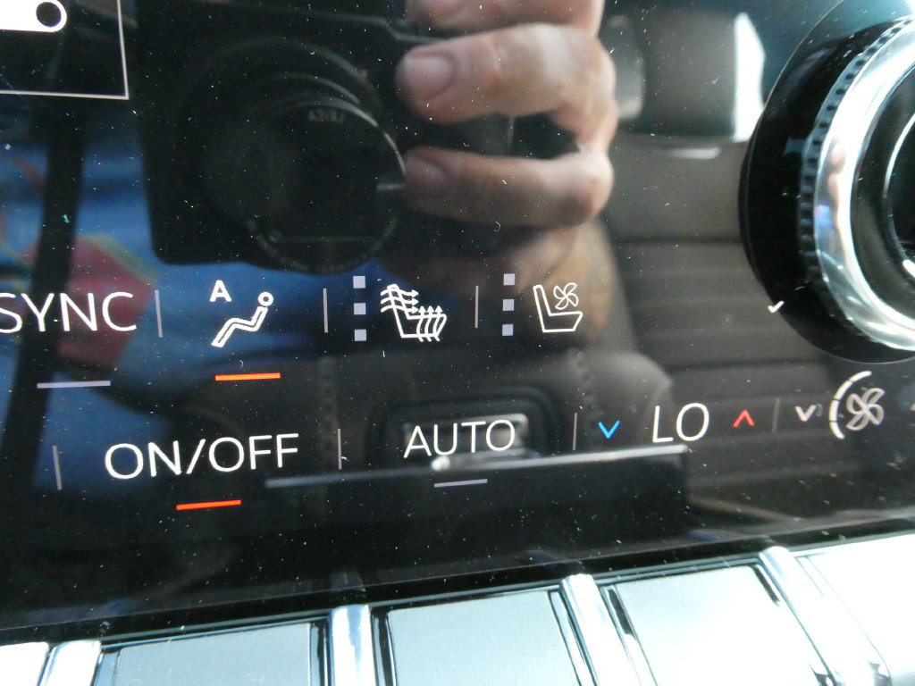 New 2026 GMC Yukon XL Denali Ultimate AWD/4WD image 30