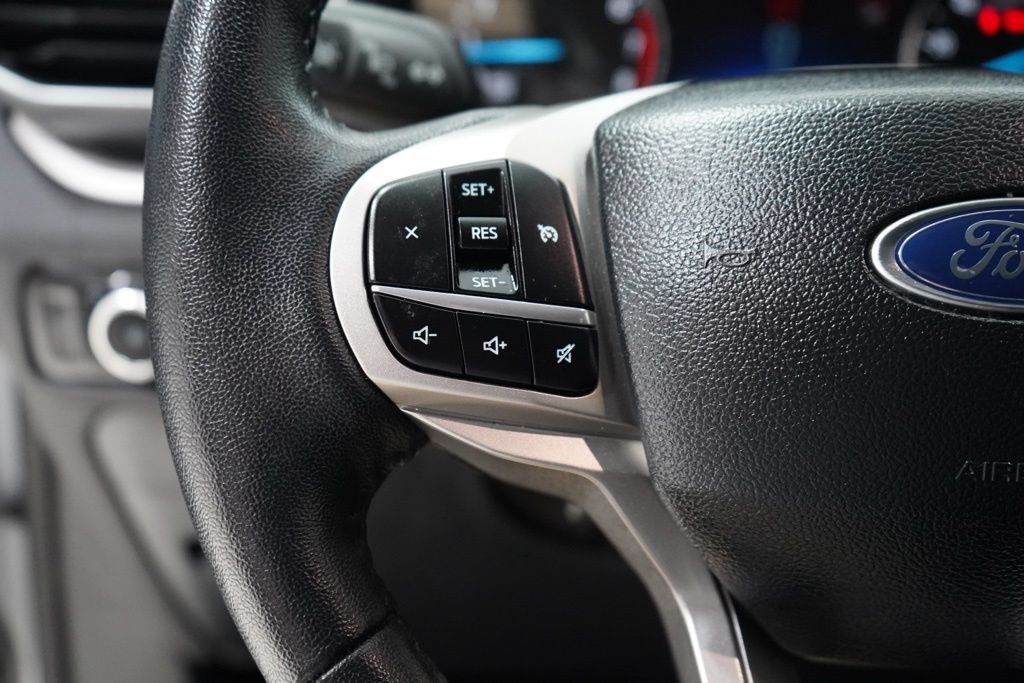 Used 2024 Ford Explorer XLT w/ Equipment Group 202A AWD/4WD image 21