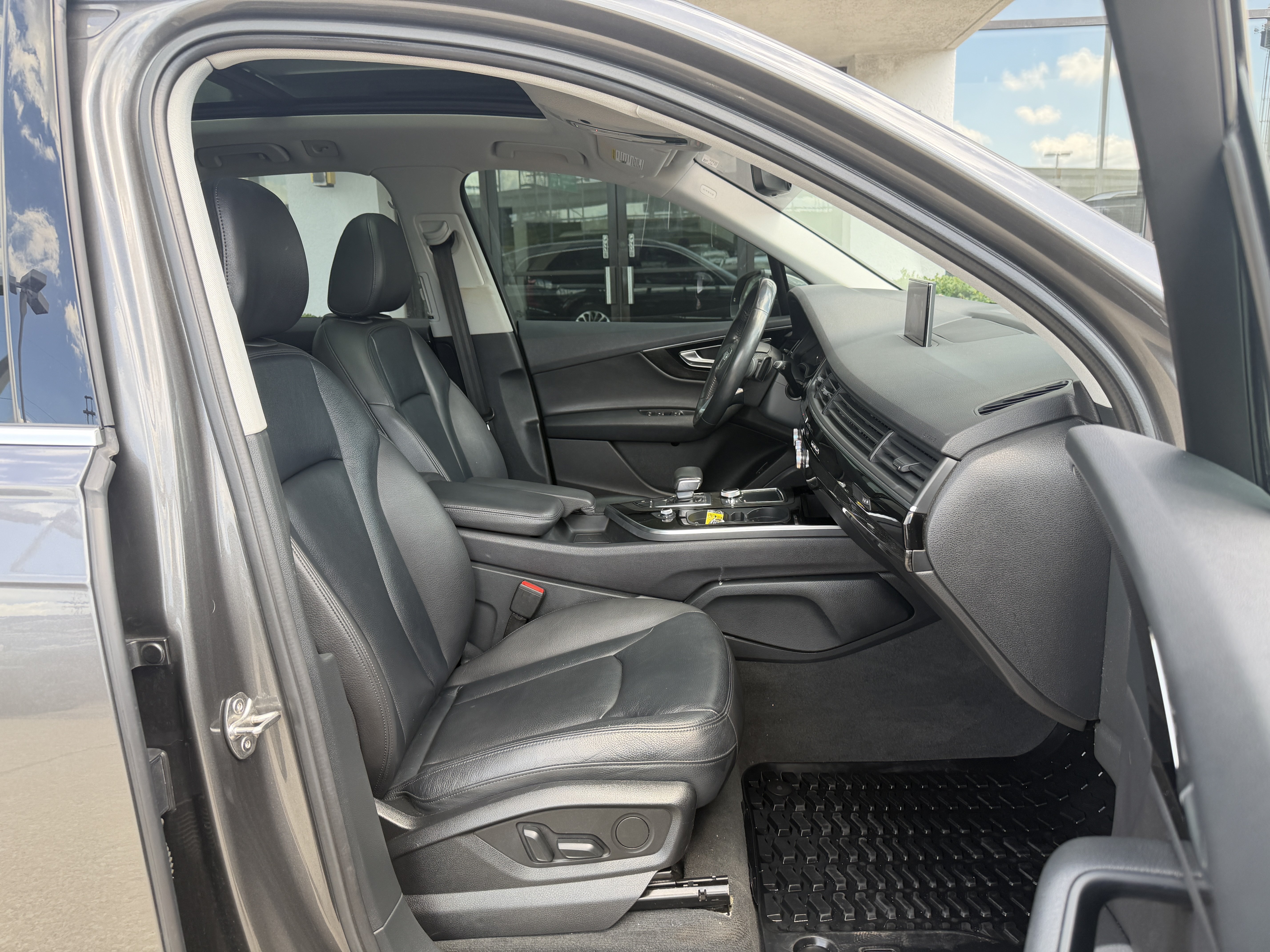 Used 2019 Audi Q7 3.0T Premium w/ Convenience Package AWD/4WD image 22