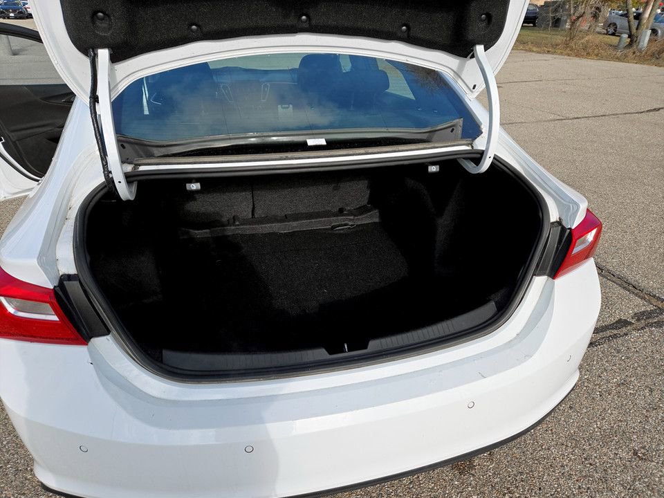 Used 2024 Chevrolet Malibu LT image 32