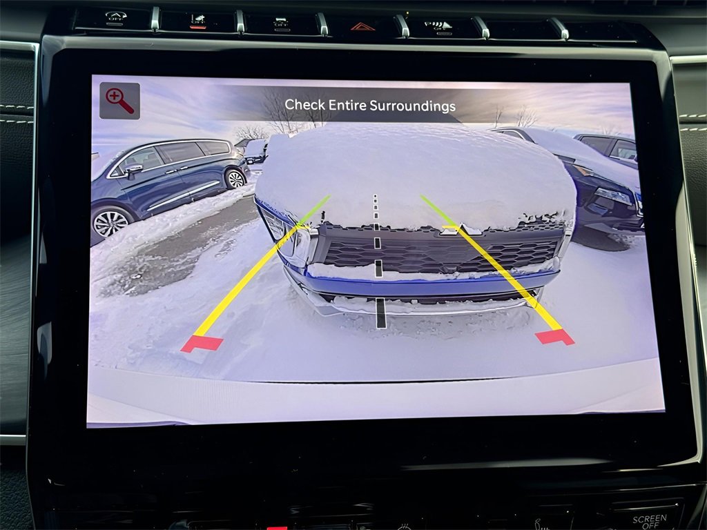 Used 2024 Jeep Grand Cherokee L Limited w/ Black Appearance Package image 17