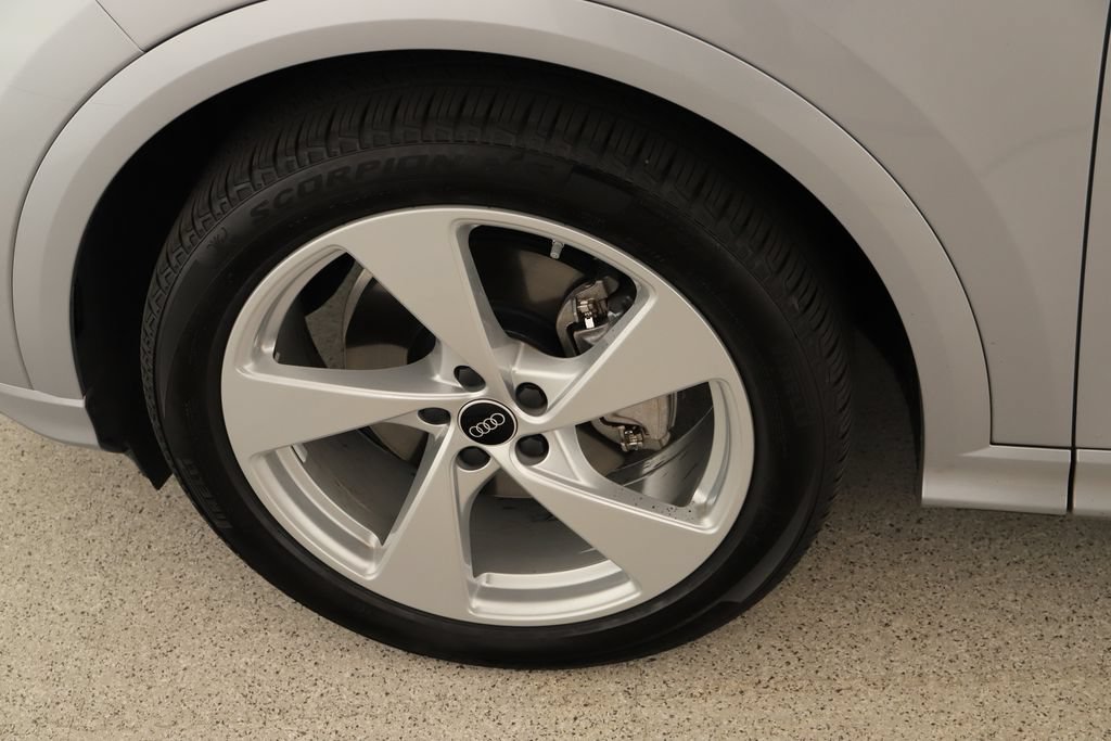 Certified 2025 Audi Q5 Prestige AWD/4WD image 32