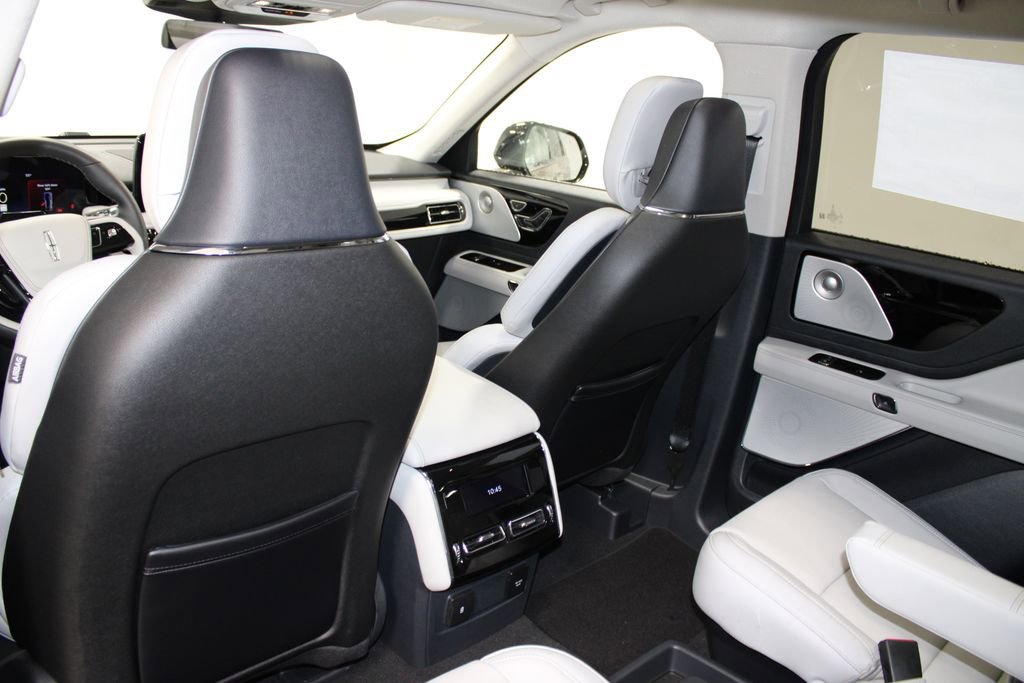 New 2026 Lincoln Aviator Reserve image 27