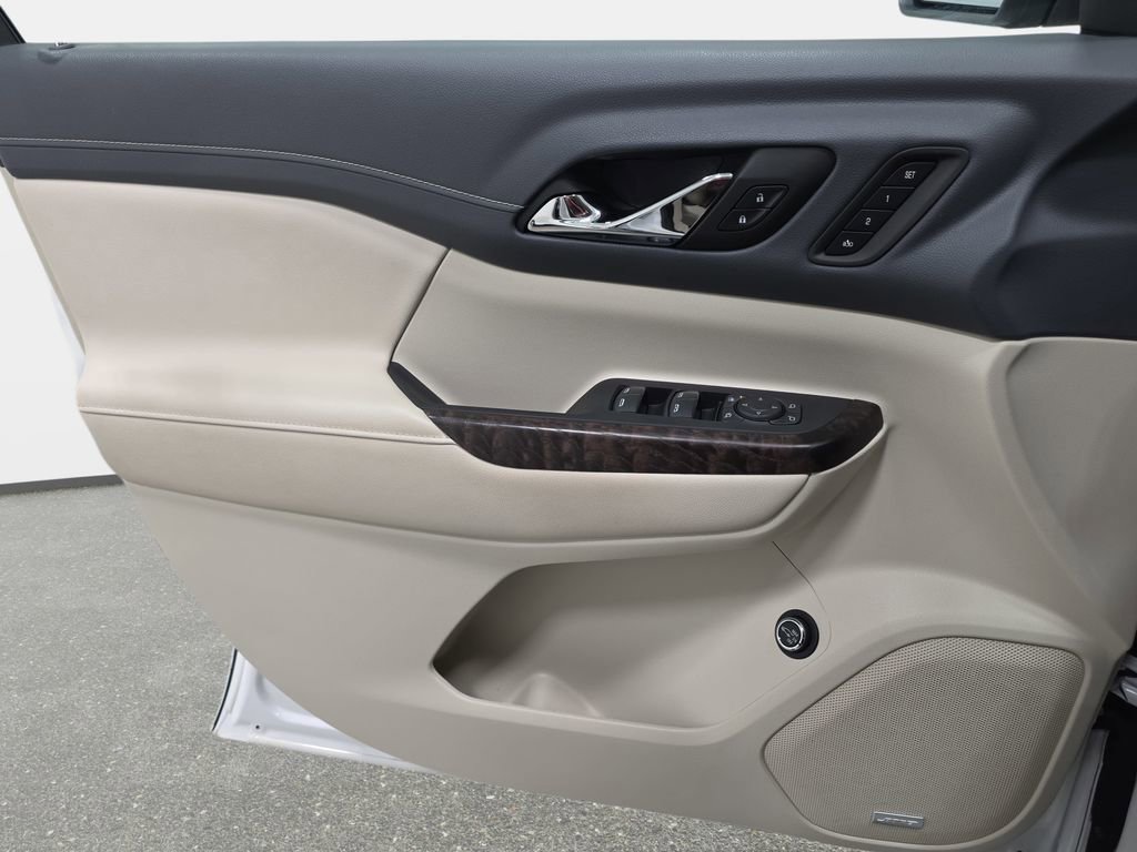 Used 2023 GMC Acadia Denali w/ Denali Ultimate Package image 24