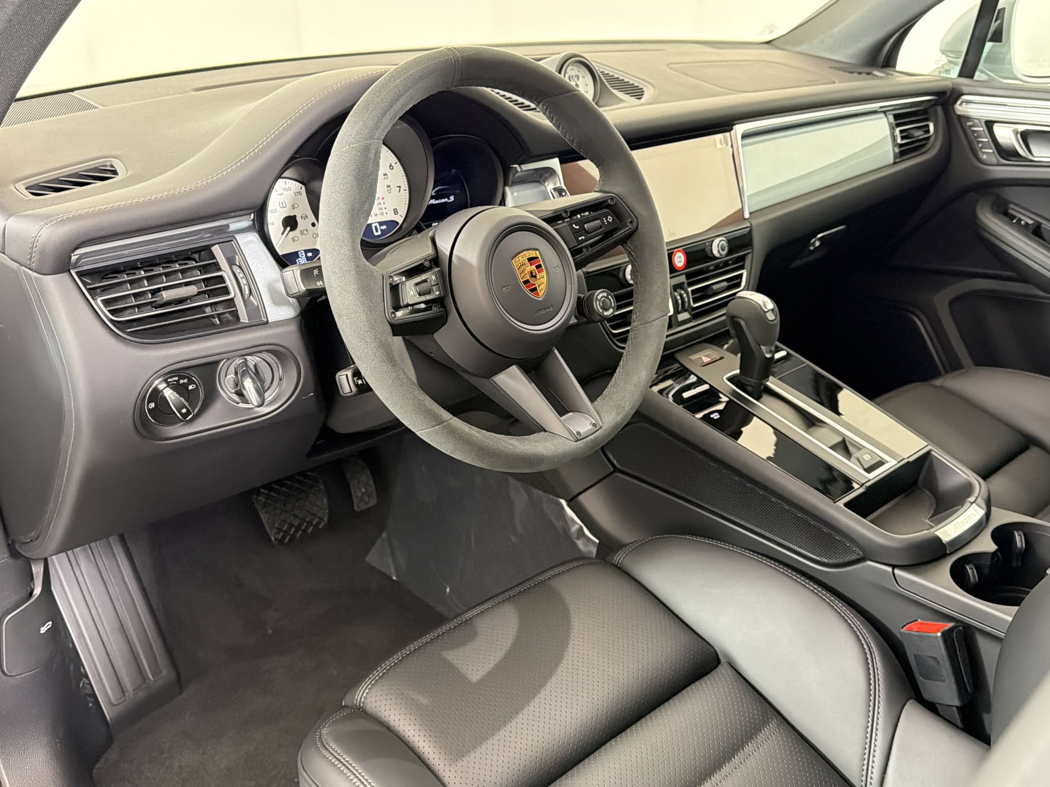 New 2026 Porsche Macan S AWD/4WD image 4