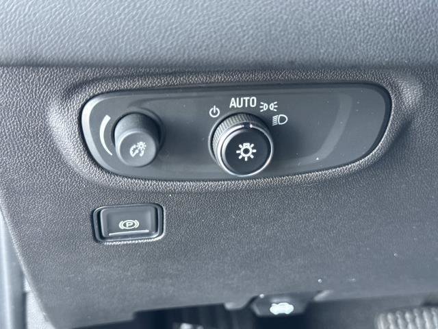 Used 2023 GMC Terrain SLE FWD image 10