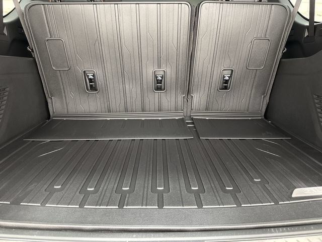 New 2026 GMC Yukon XL AT4 w/ LPO, Floor Liner Package AWD/4WD image 26