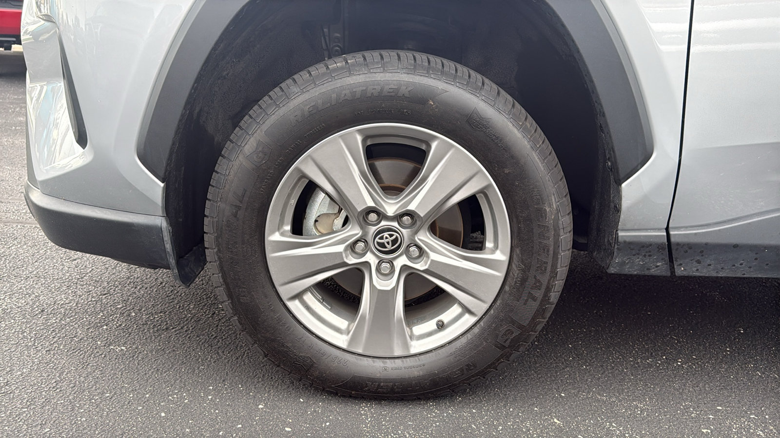 Certified 2025 Toyota RAV4 XLE AWD/4WD image 9
