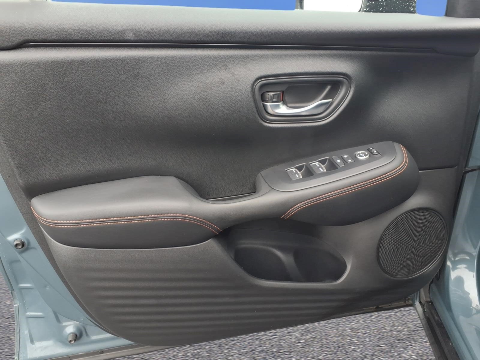 Certified 2025 Honda HR-V Sport image 15