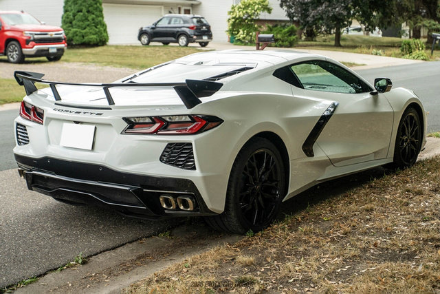 Used 2025 Chevrolet Corvette Stingray Preferred Cpe w/ Z51 Performance Package RWD image 8