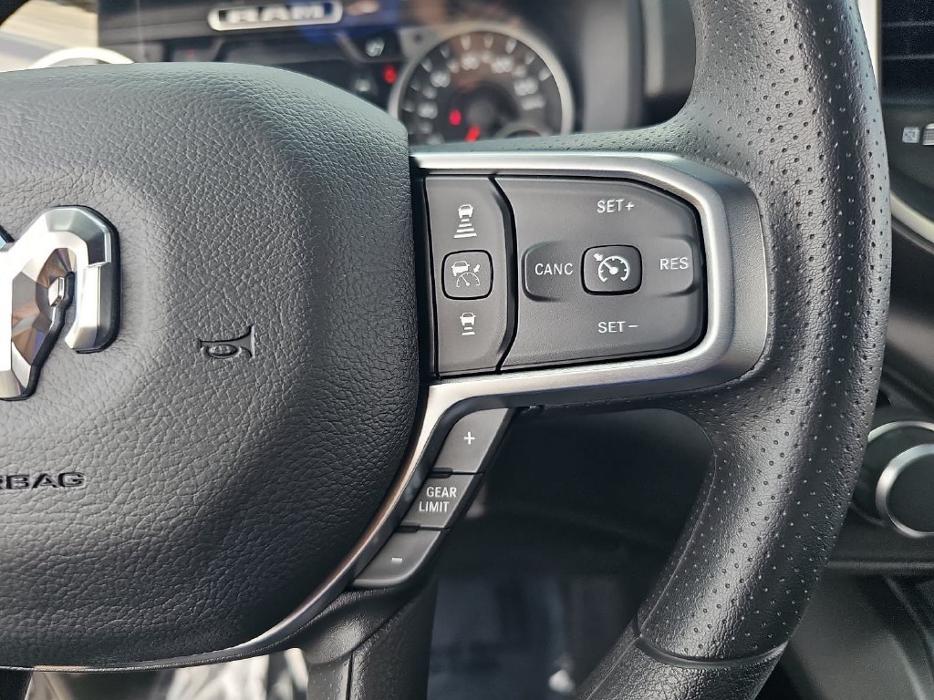 New 2026 RAM 1500 Express AWD/4WD image 17