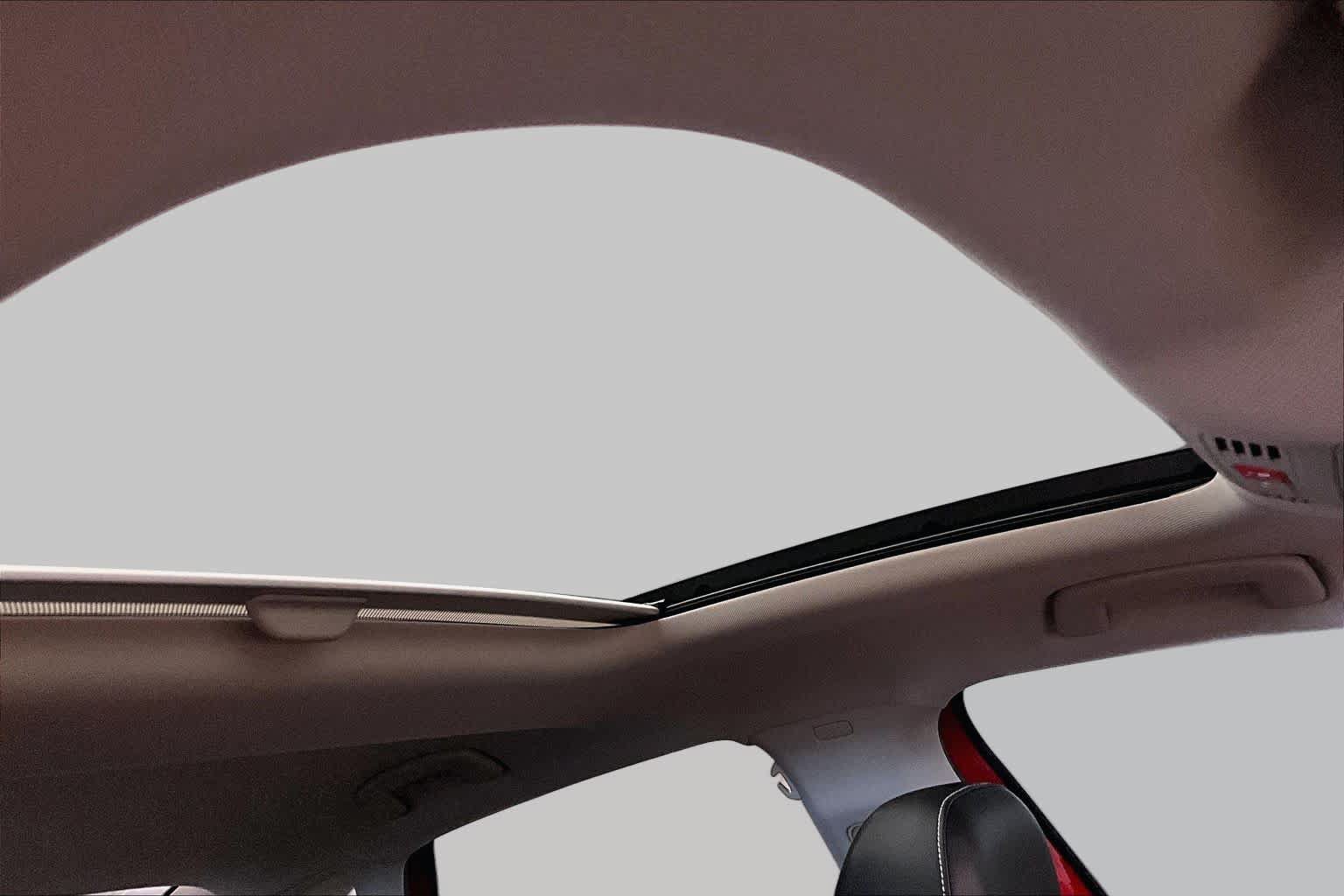 Used 2022 Volkswagen Jetta SE w/ Panoramic Sunroof Package FWD image 13