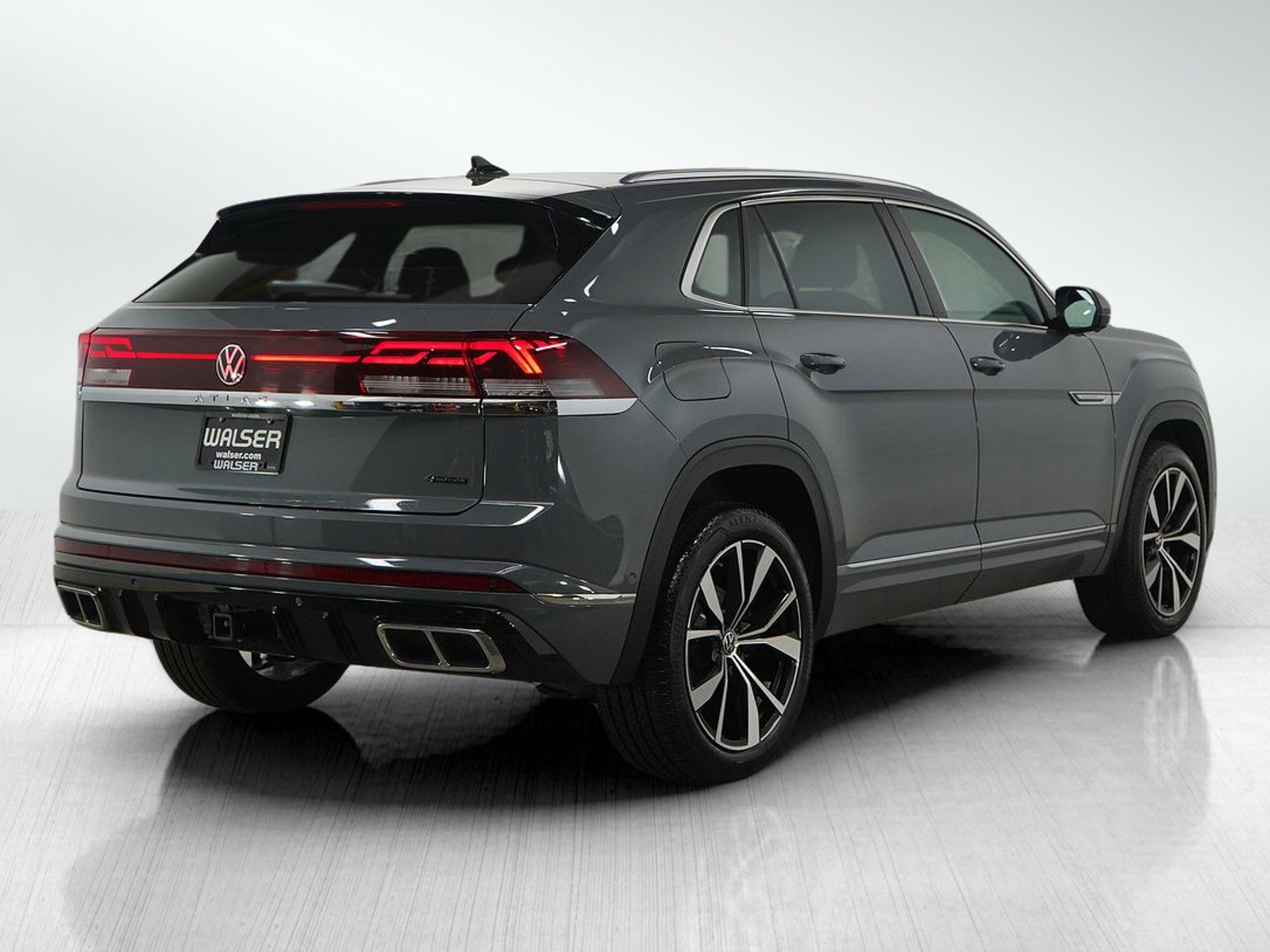 Used 2024 Volkswagen Atlas Cross Sport SEL Premium R-Line image 5