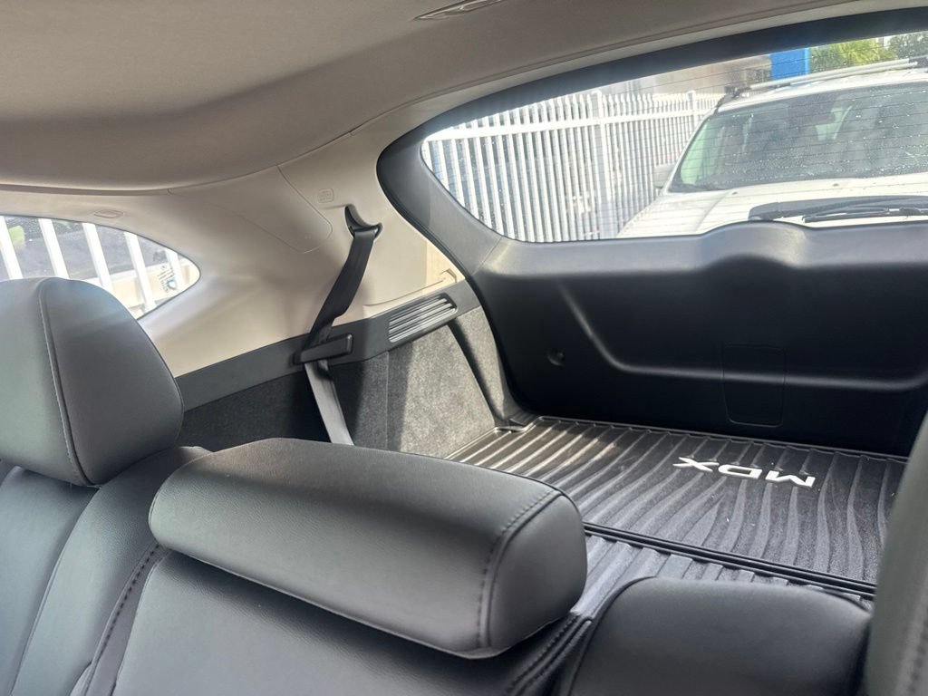 Used 2025 Acura MDX FWD image 10