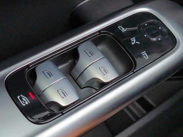 Used 2026 Mercedes-Benz C 300 Sedan image 24