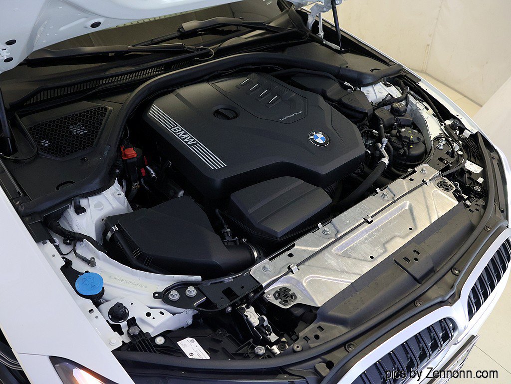 Certified 2023 BMW 330i xDrive Sedan w/ Driving Assistance Package AWD/4WD image 34