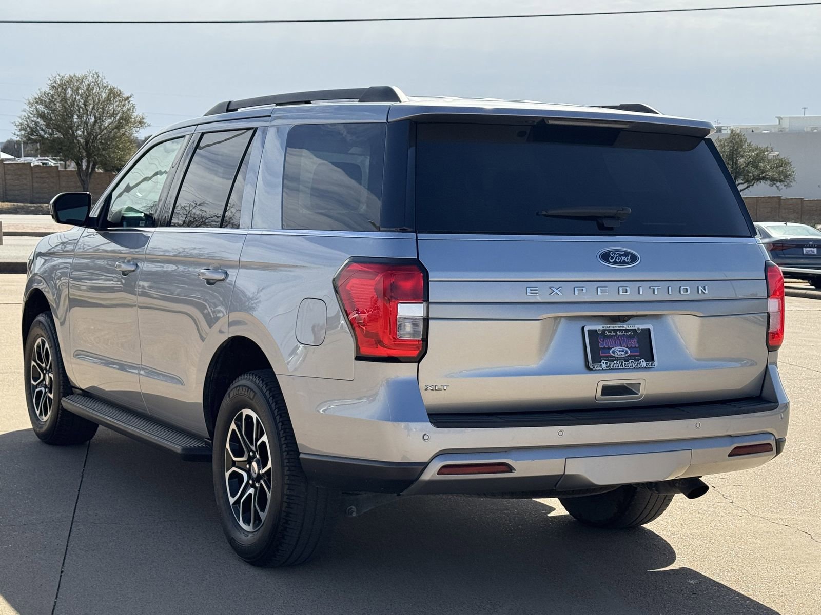 Used 2024 Ford Expedition XLT image 6