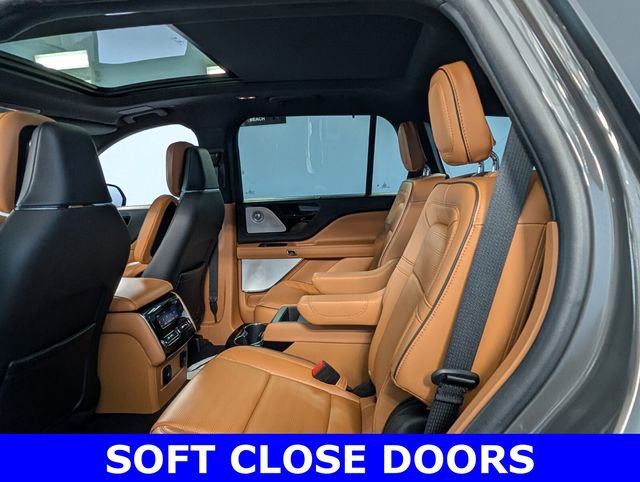 Used 2024 Lincoln Aviator Black Label AWD/4WD image 8