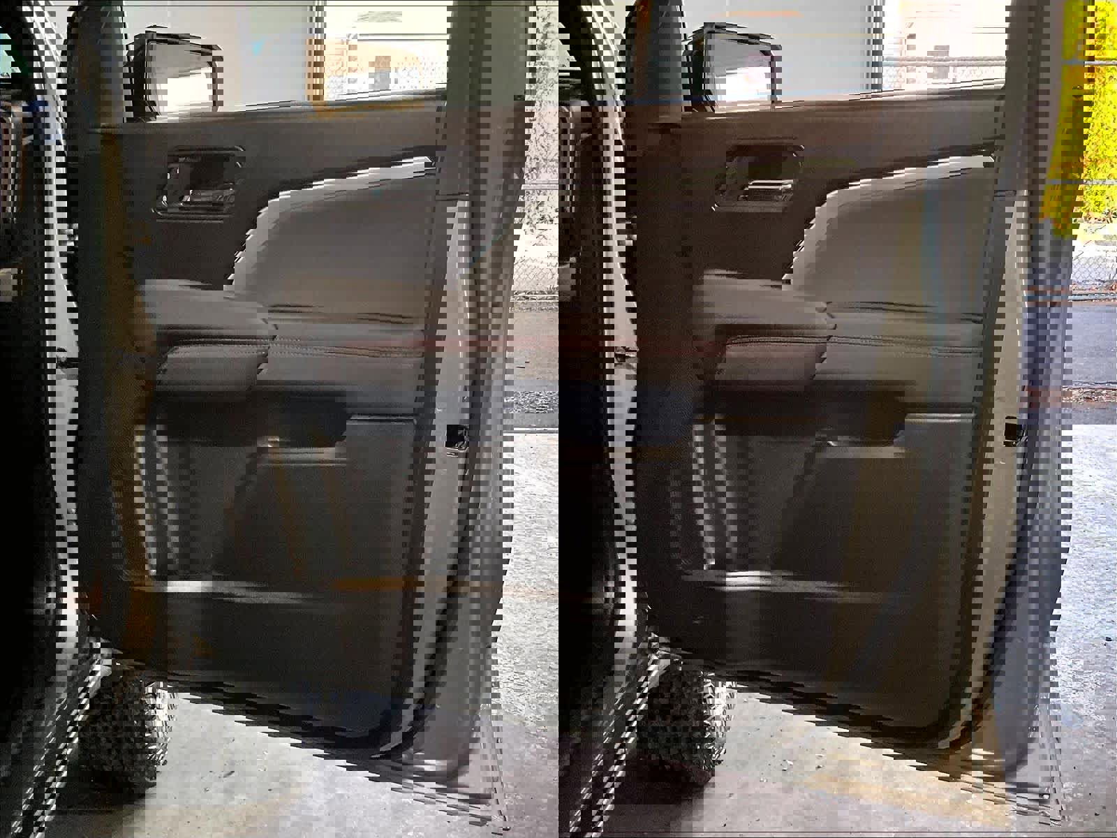 Used 2024 Chevrolet Colorado Z71 w/ Z71 Convenience Package 2 image 12