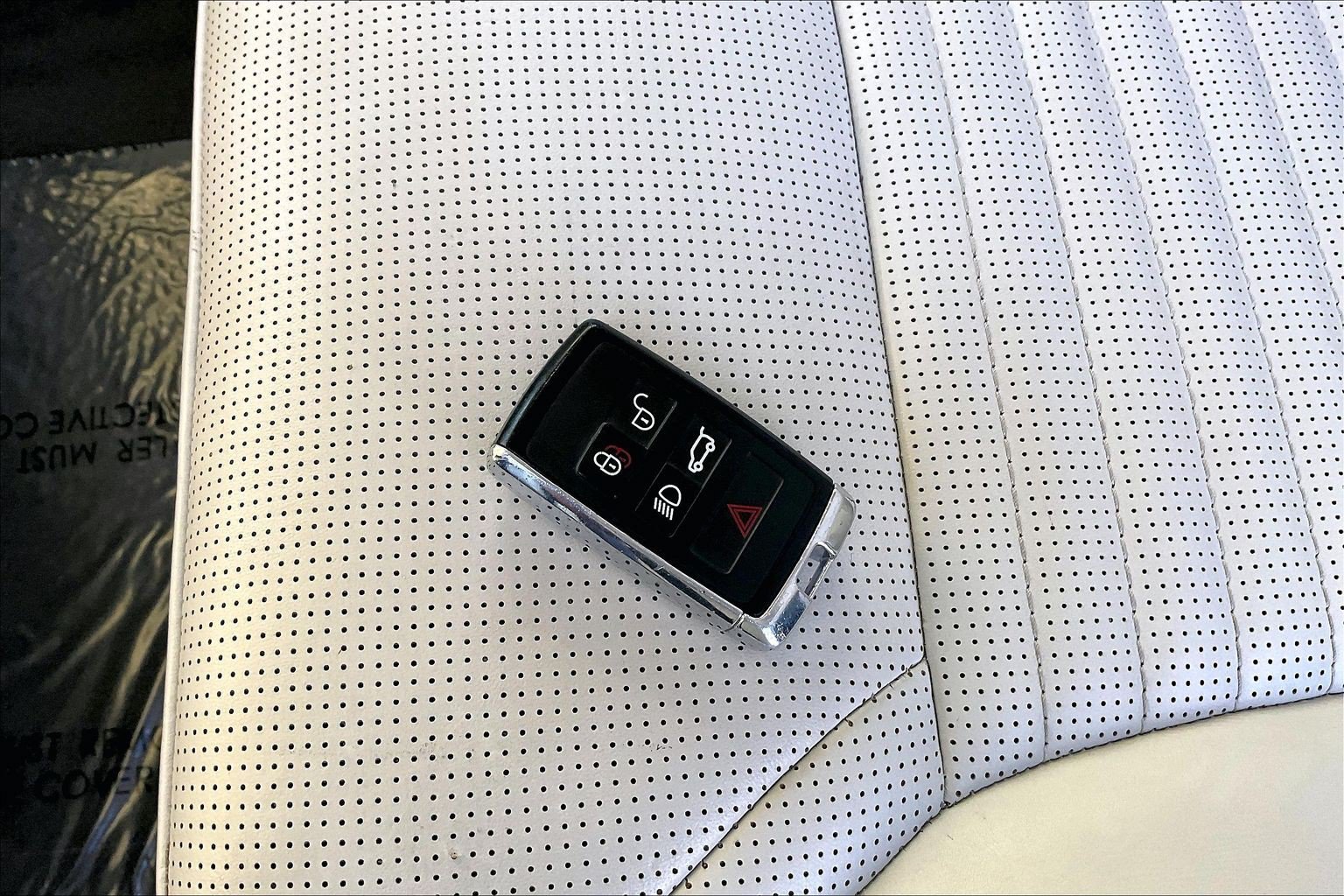 Used 2019 Land Rover Discovery HSE AWD/4WD image 14